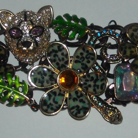Betsey Johnson Asian Jungle Statement Bracelet -Charms consist of Asian … - Picture 7 of 11